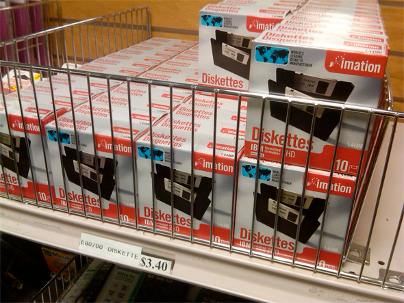 http://famousdc.com/wp-content/uploads/2010/12/diskettes.jpg